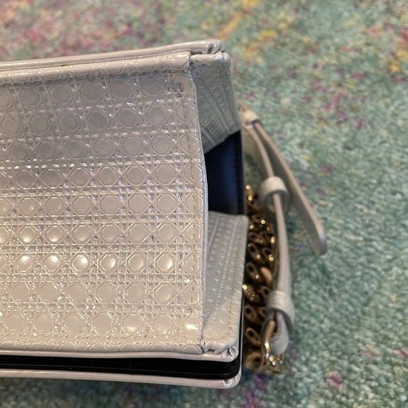 Dior Diorama size Small in White Metallic Micro Cannage with Gold Hardware - Picture 4 of 8